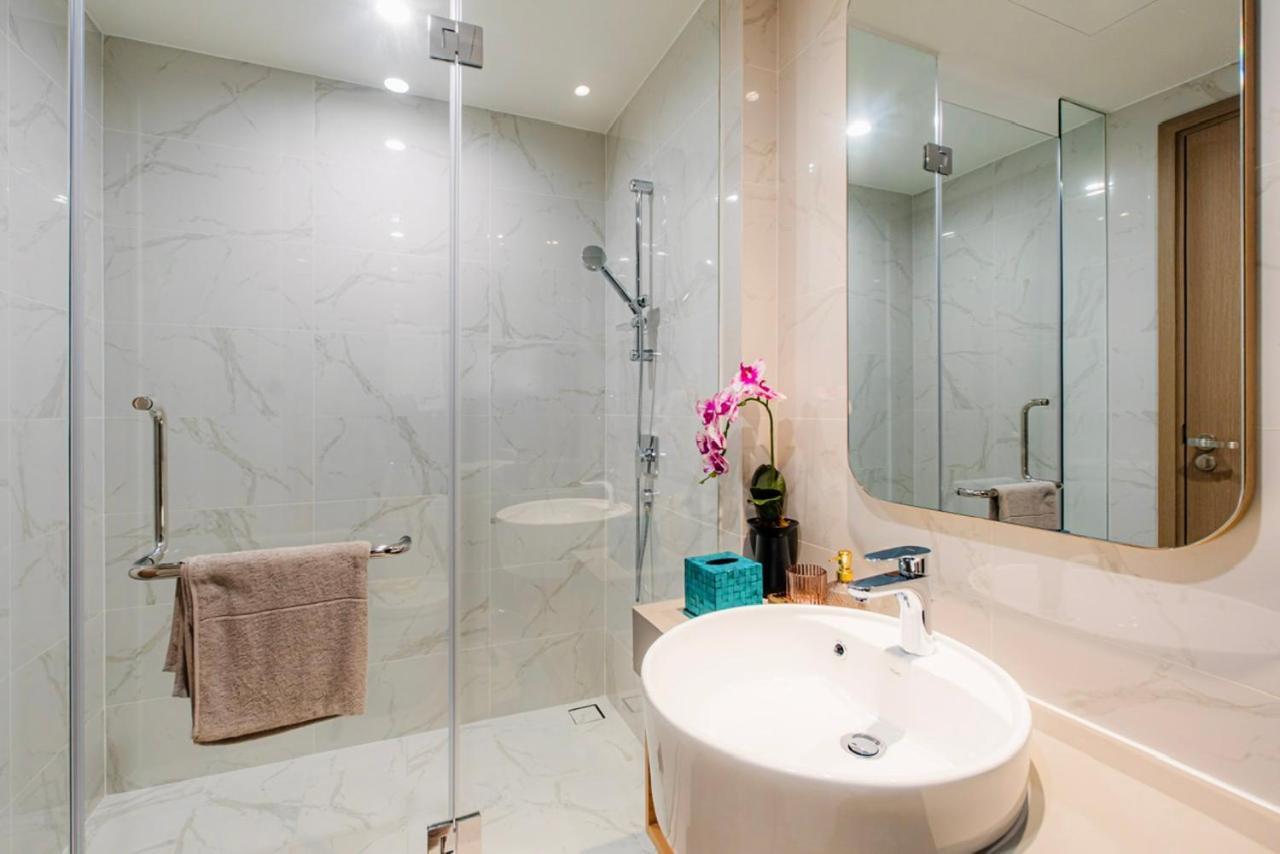 Zenity Luxury Apartment In District 1 Since 2024 Хошимин Экстерьер фото